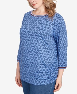 Plus Size Stripe Tipped Monotone Textured Top