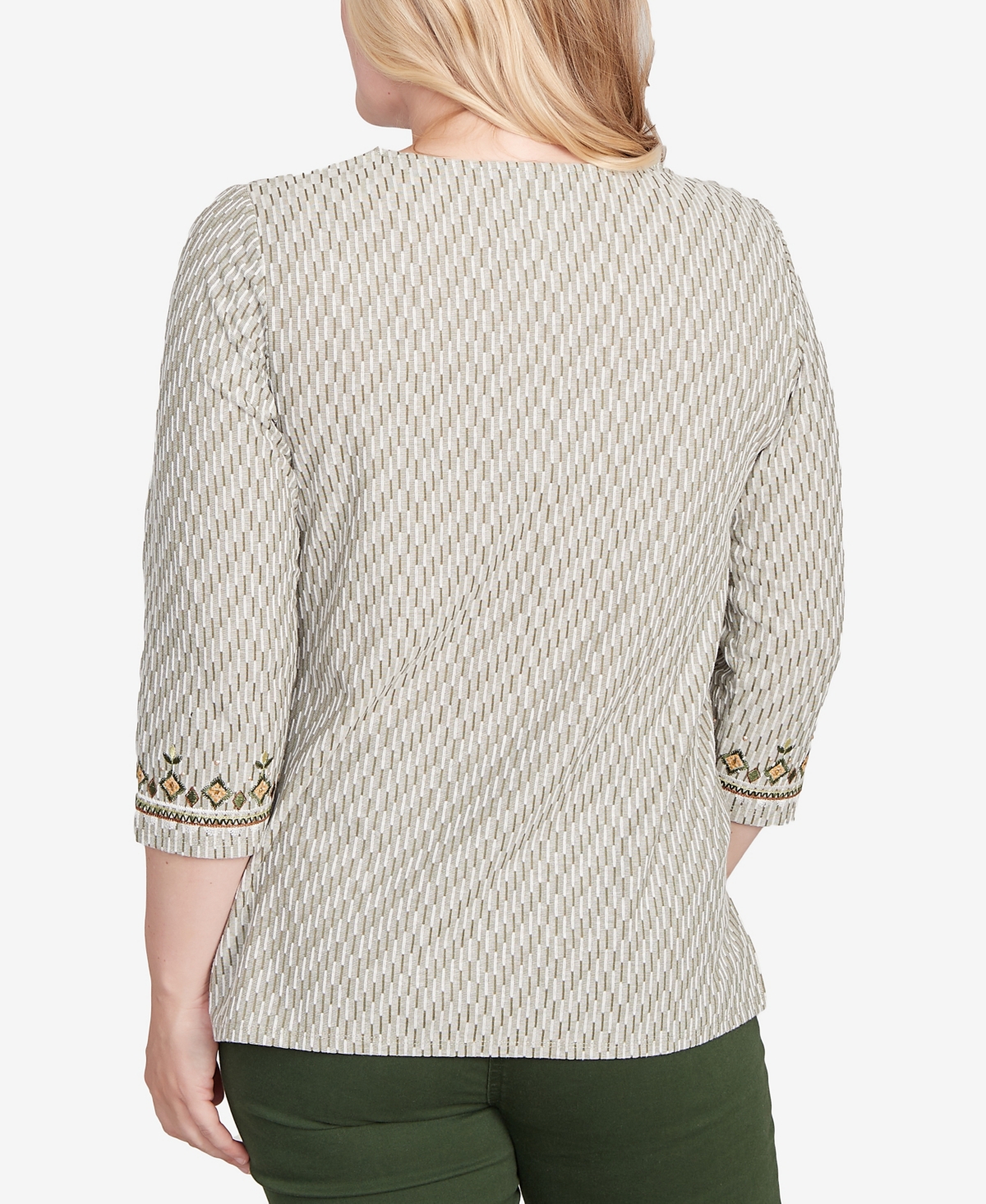 Alfred Dunner Women's Mount Laurel Textured Medallion Bordered Top with Necklace