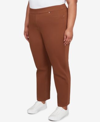 Plus Size Mount Laurel Allure Front Pocket Pull On Medium Length Pants