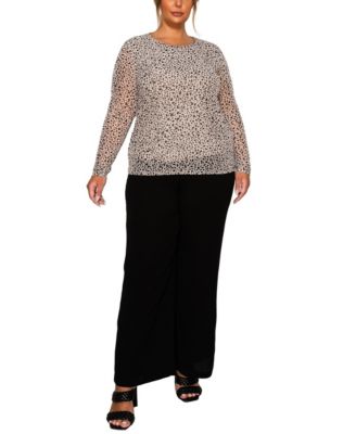 Plus Size Pebble Mesh Scoop Neck Long Sleeve Top