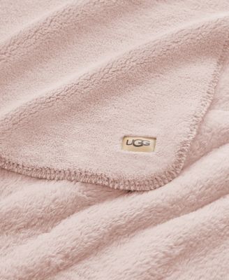 Saige Plush Throw, 50 x 70