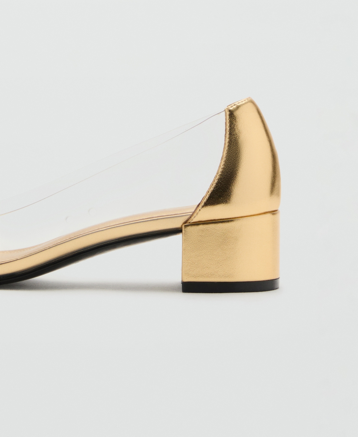 Mango Cap Toe Pump In Gold