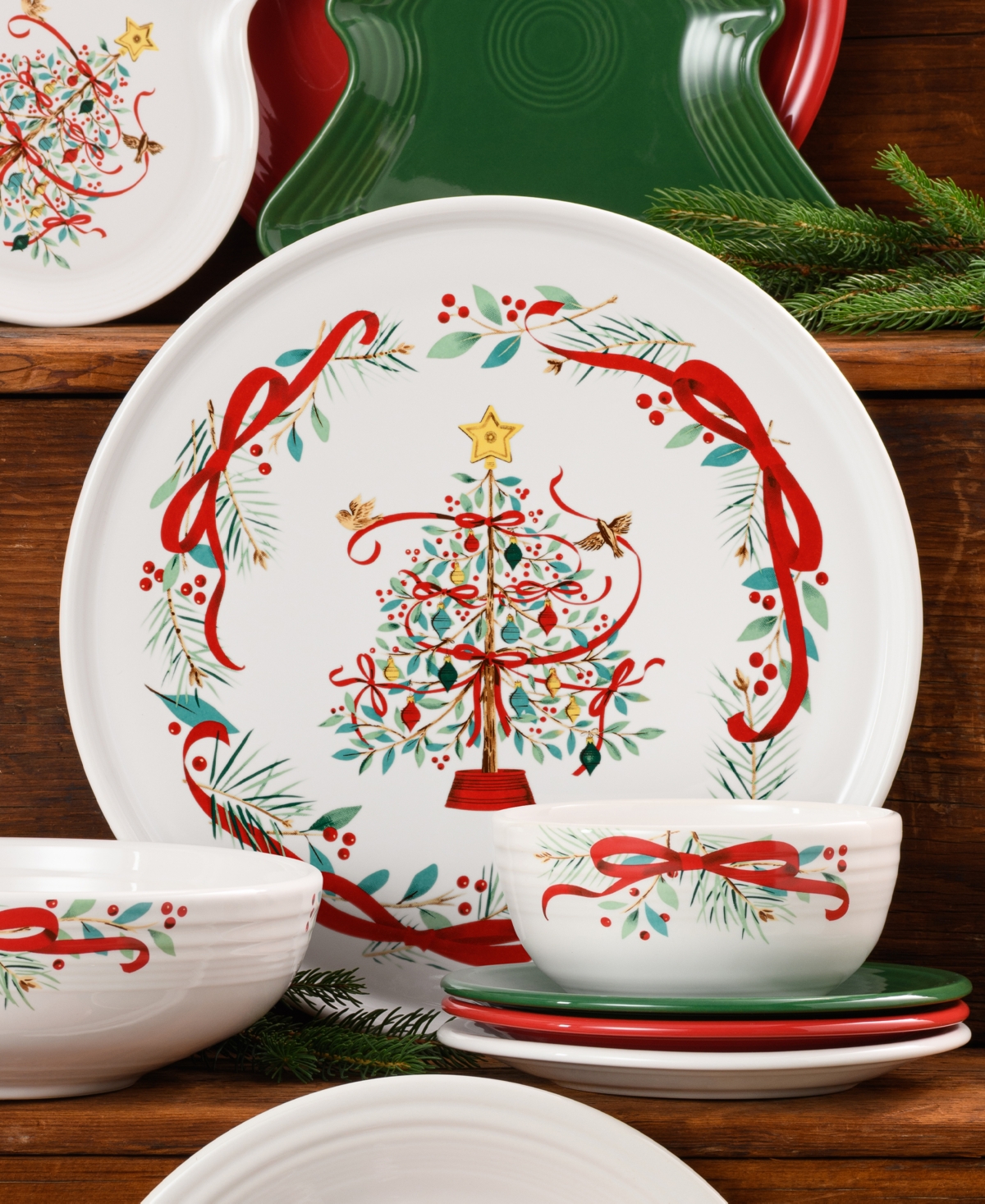 Fiesta Holly Berry Christmas Tree 12" Round Baking/serving Platter