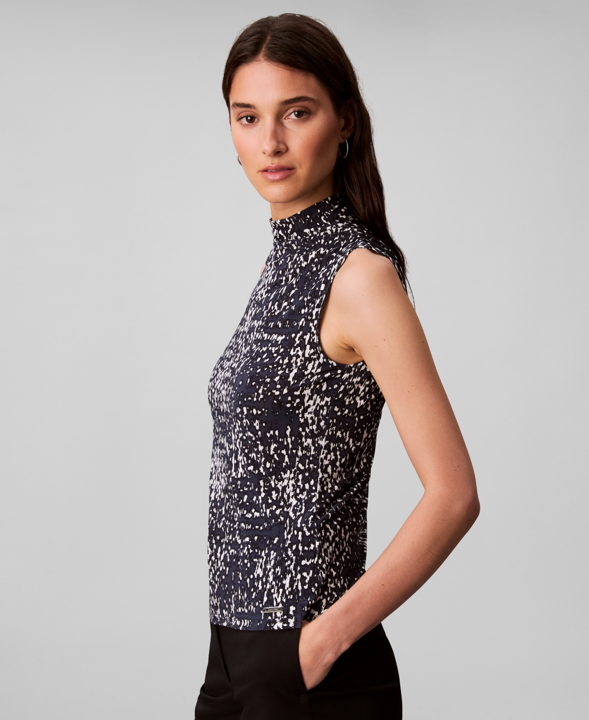 Calvin Klein Women's Sleeveless Printed Mock-neck Top In Black