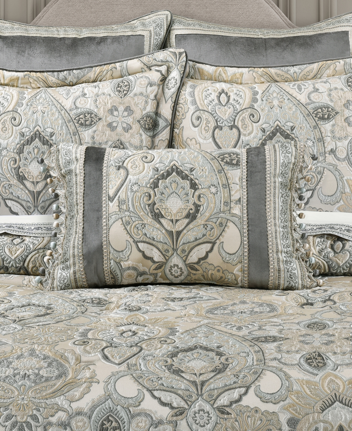 J Queen New York Annabelle Boudoir Decorative Pillow, 15" x 22"