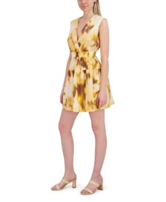 Women's Extended Sleeve Tiered Short Dress