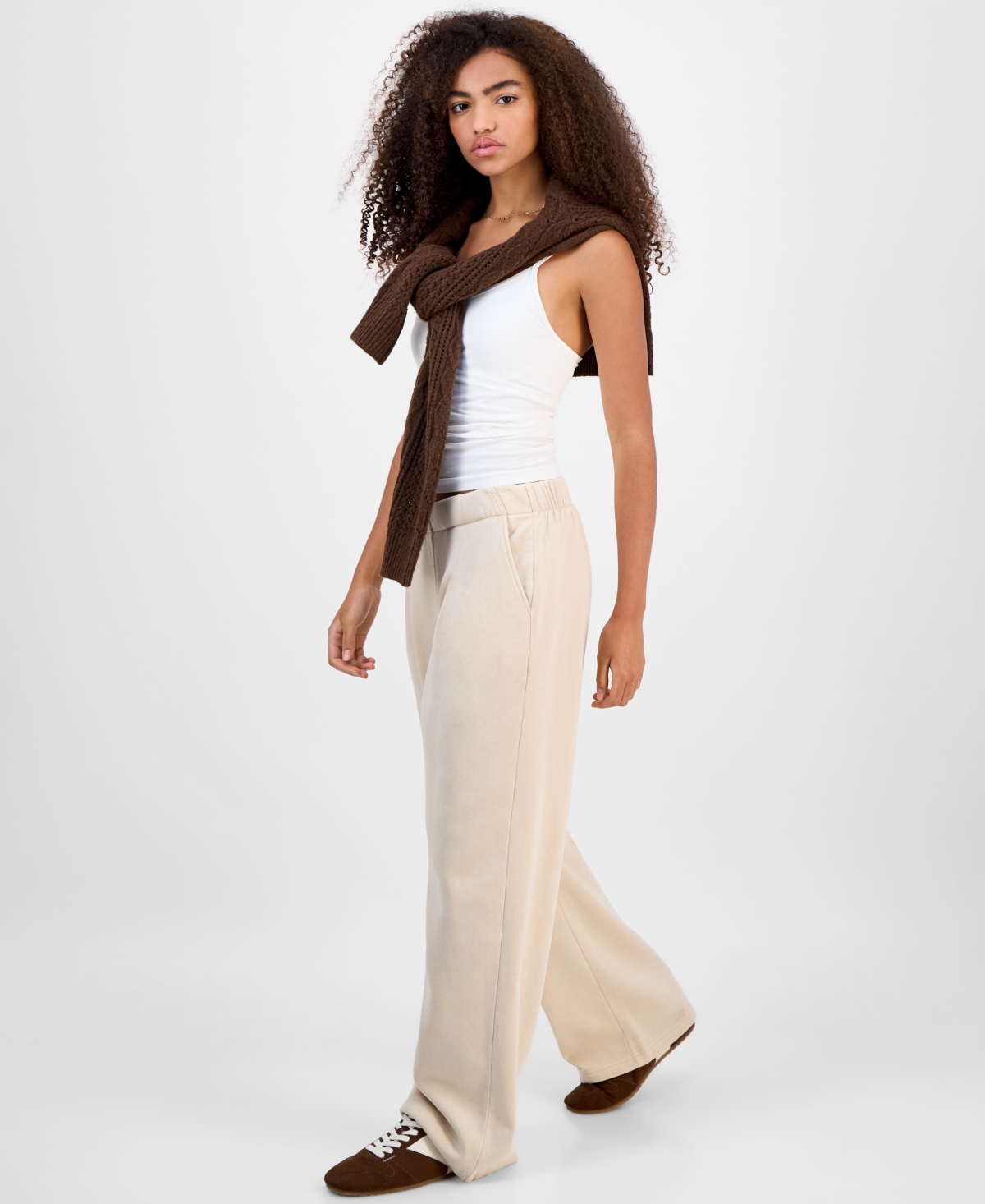 Hippie Rose Juniors' Mid-rise Pleat-front Trouser Fleece Pants In Neutral