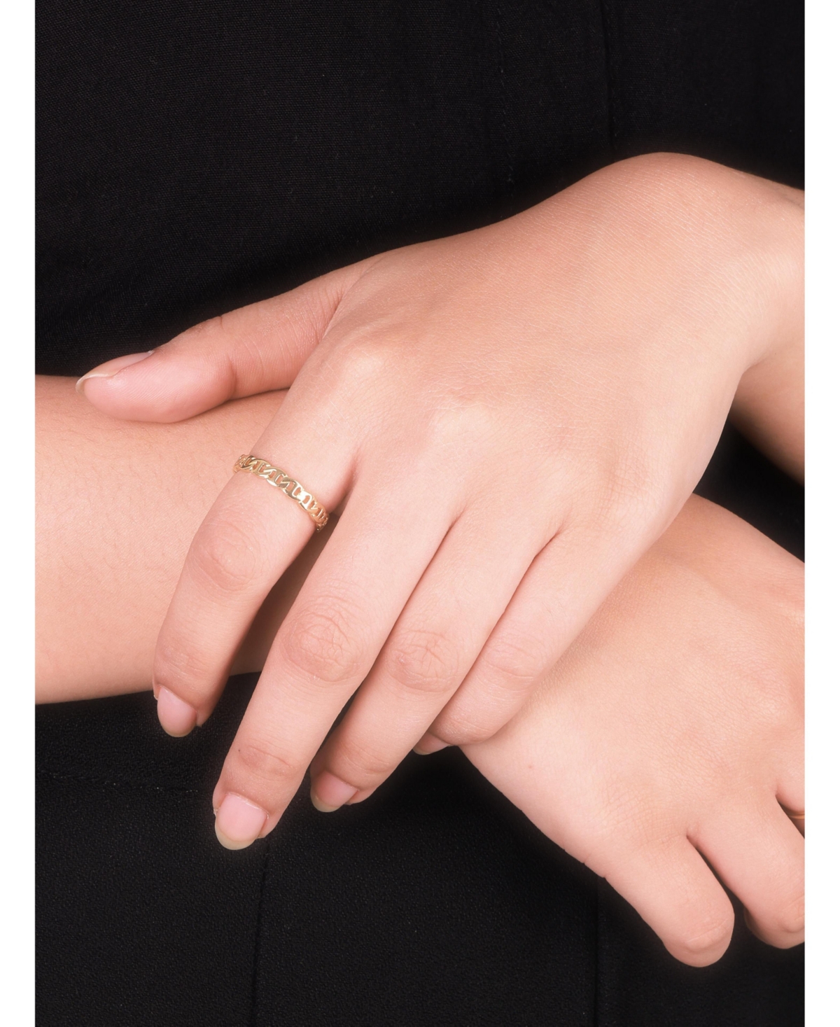 Devata Valentino Link Ring in 14K Gold, Size 9, approx. 2.3 grams
