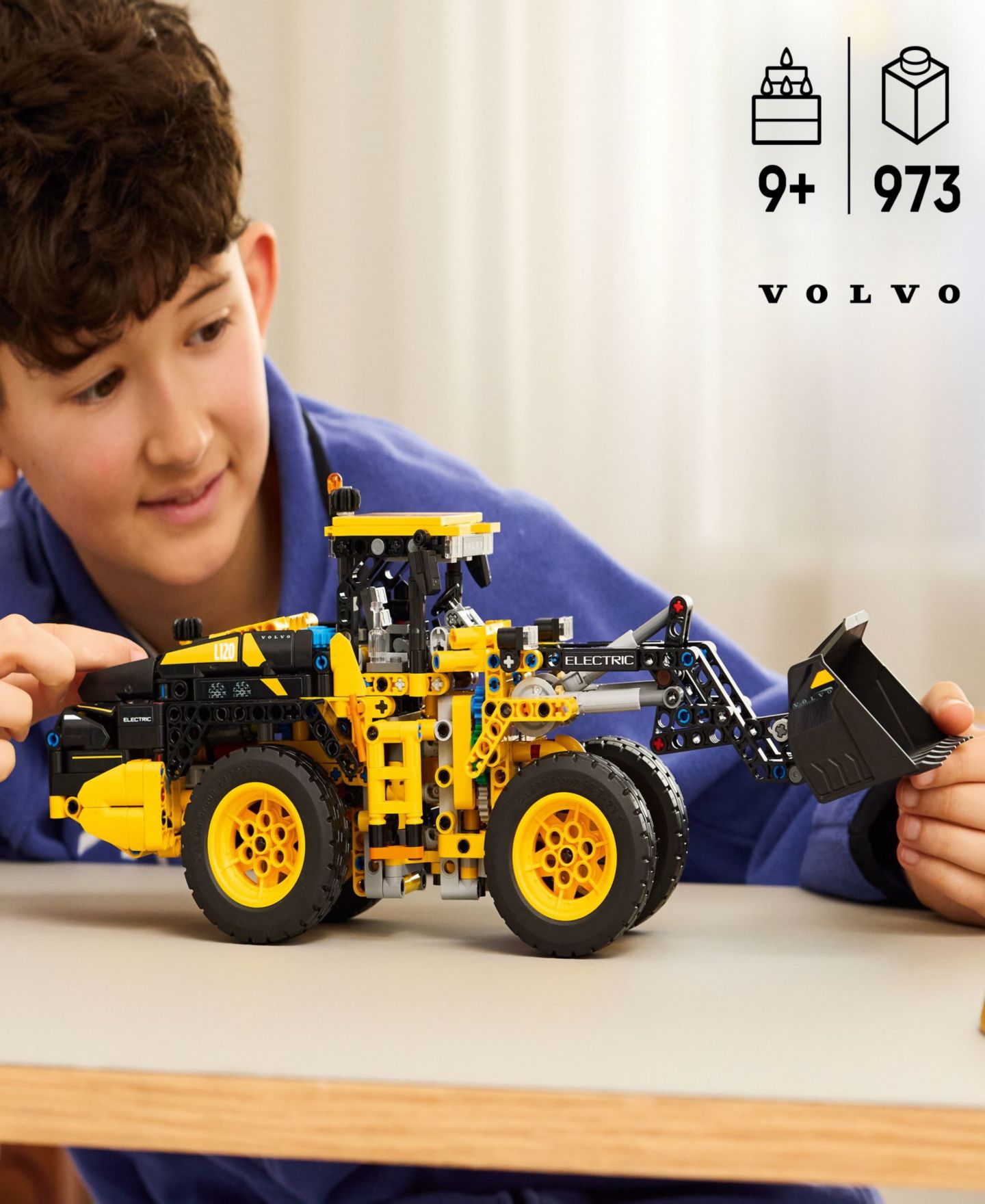 Детские конструкторы LEGO® Technic Volvo L120 Electric Wheel Loader 42209, 973 Pieces, цвет: Разноцветный — фото 2