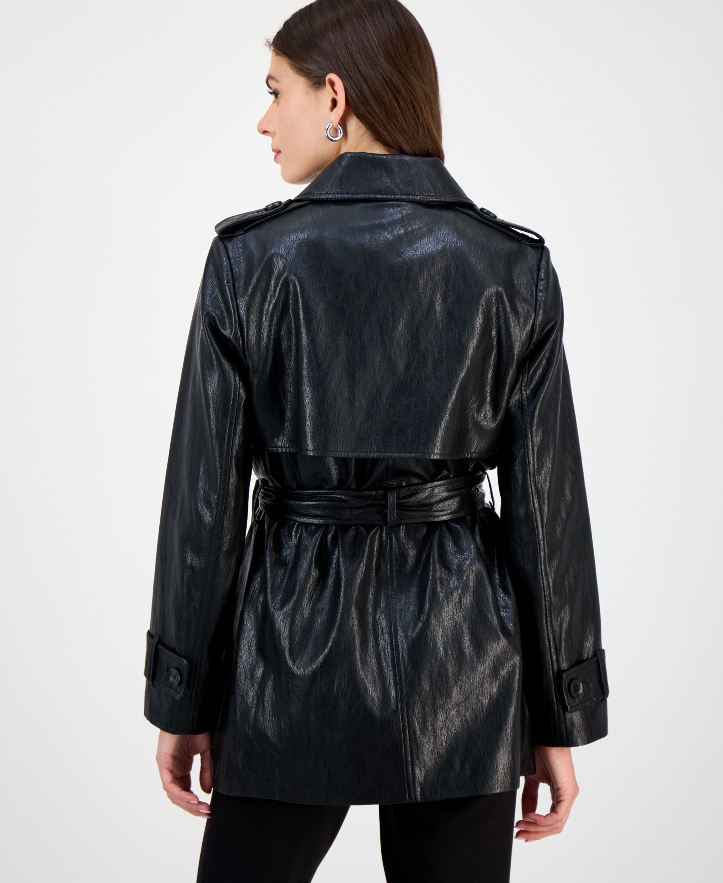 Женское пальто BCBGMAXAZRIA Petite Double-Breasted Faux-Leather Belted Trench, цвет: Чёрный — фото 4