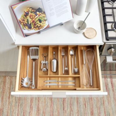 Expandable Acacia Wood Cutlery Drawer Organizer -Natural