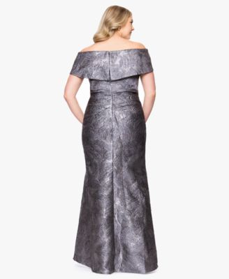 Plus-Size Brocade Sweetheart Neck Gown