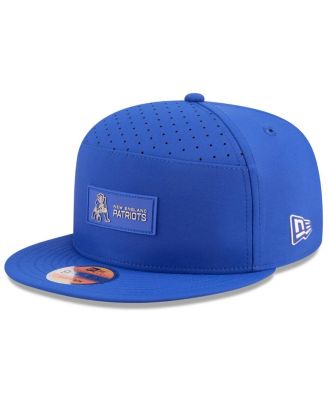 New Era - Men's Royal New England Patriots 2025 Sideline Throwback Split Panel 9FIFTY Snapback Hat