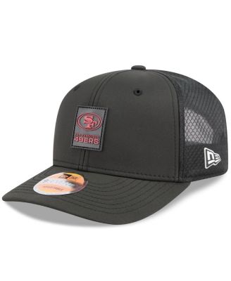 New Era - Men's Black San Francisco 49ers 2025 Sideline 9SEVENTY Trucker Adjustable Hat