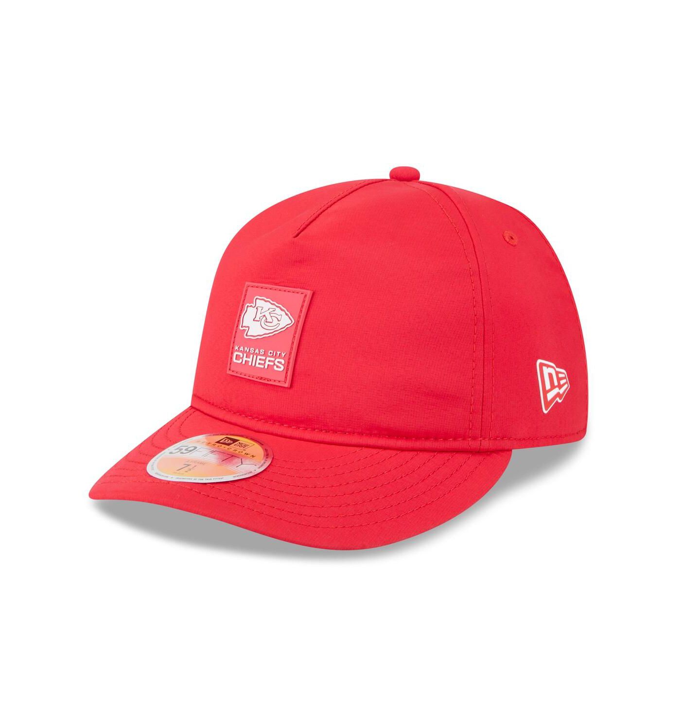 Мужская кепка New Era Red Kansas City Chiefs 2025 Sideline Retro Crown 59FIFTY Fitted Hat — фото 1