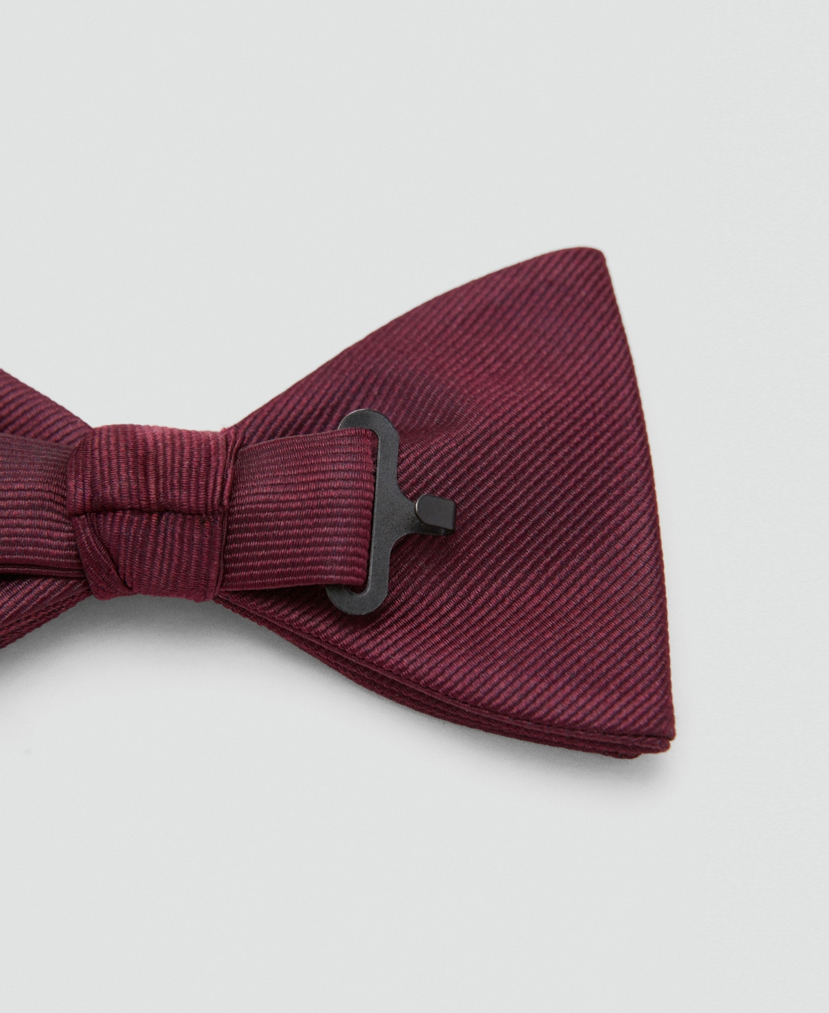 Mango Solid Twill Pre-tied Bow Tie In Burgundy
