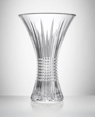 Lismore Diamond Vase 14"