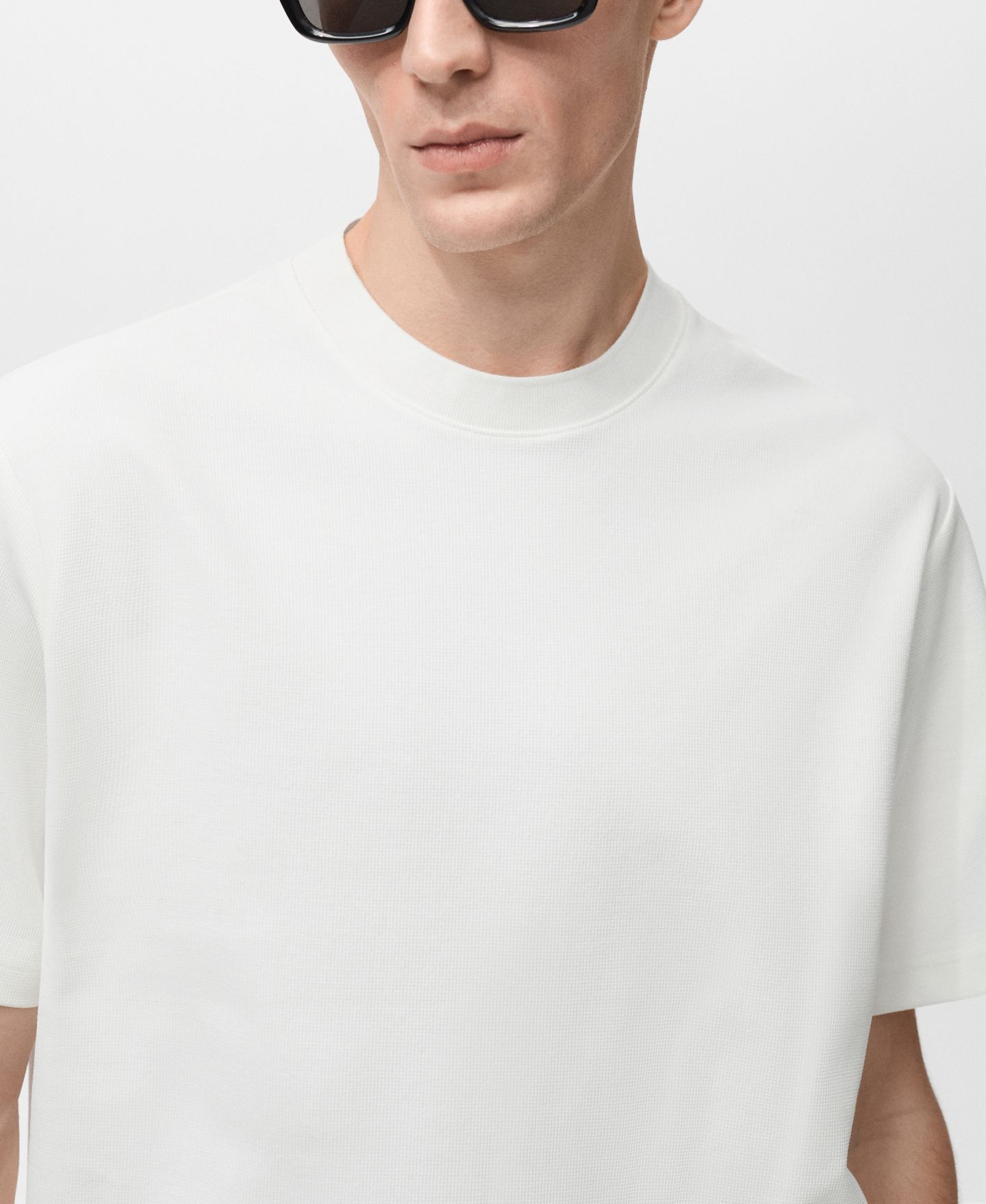 Мужская футболка Mango Regular-Fit Textured, цвет: Белый — фото 4