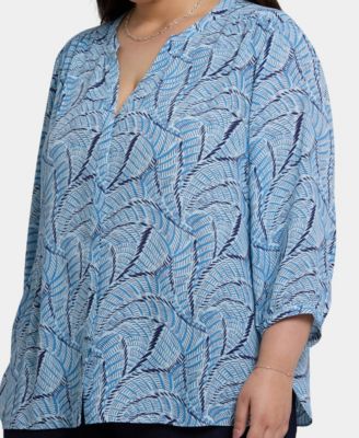 Plus Size Pintuck V-neck Top
