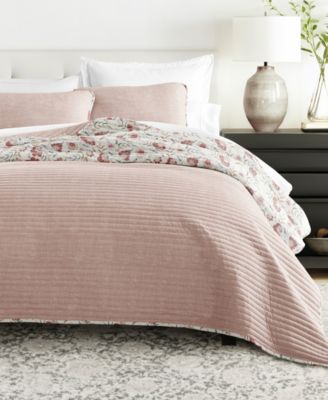 French Jacobean Reversible 3-Pc. Quilt Set, Full/Queen