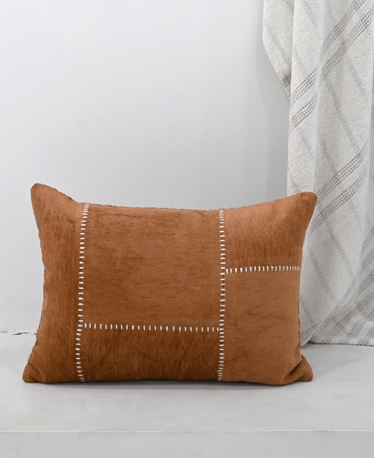 Vibhsa Baltic Cut And Sew Decorative Pillow, 14" X 20" In Brown