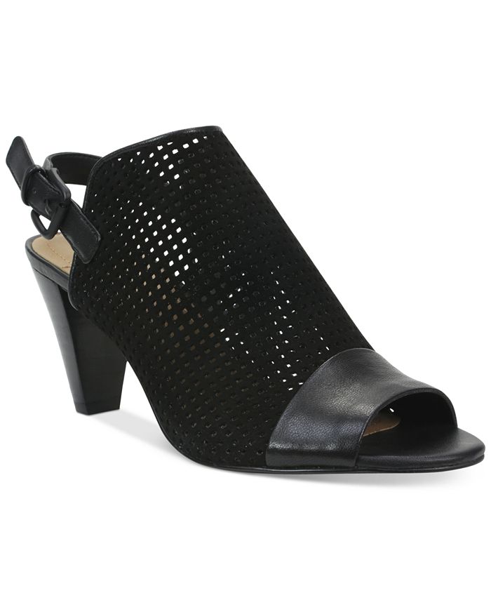 Tahari best sale sandals macy's