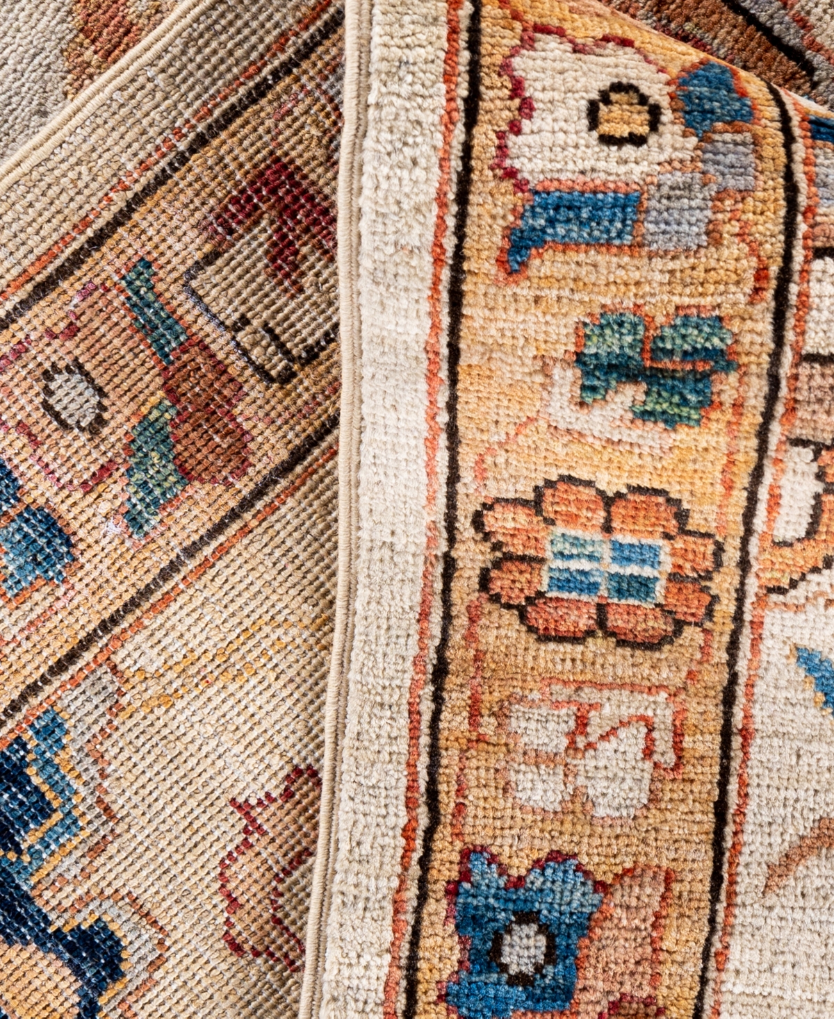 Adorn Hand Woven Rugs Serapi M0103-118 8'10"x11'9" Area Rug In White