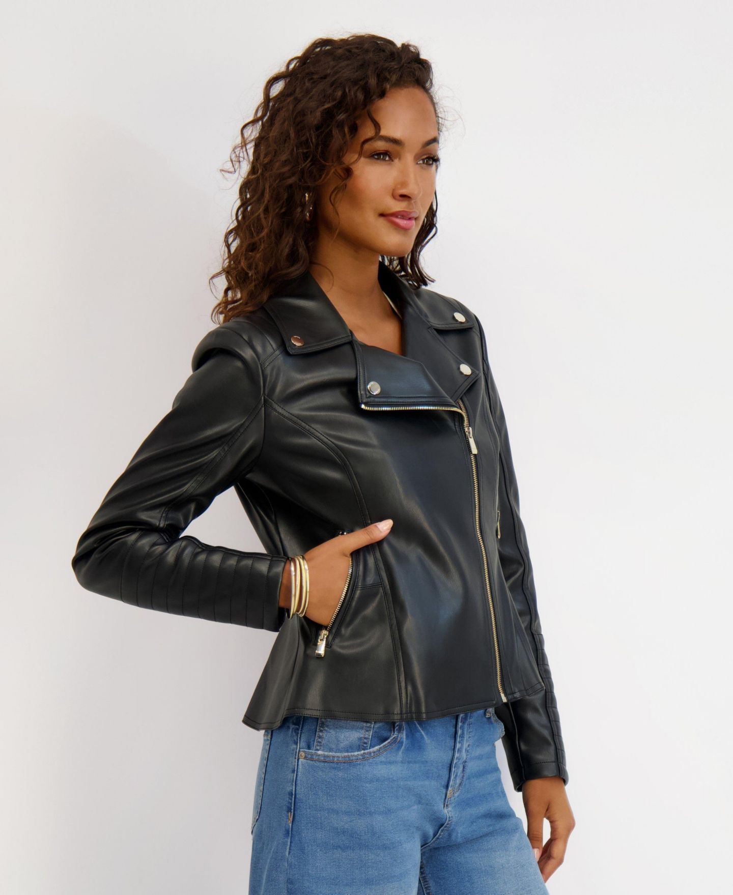 Женская куртка Kensie Faux Leather Moto Jacket With Peplum and Quilted Details, цвет: Чёрный — фото 4