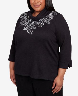 Plus Size Lake Champlain Leaf Embroidered Rib Neck Top