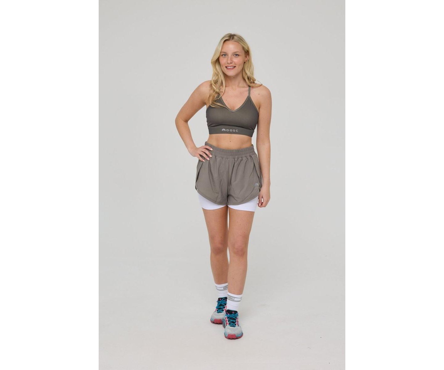 Женские шорты OOSC Elite 2 in 1 Running Shorts - Khaki, цвет: Хаки — фото 2