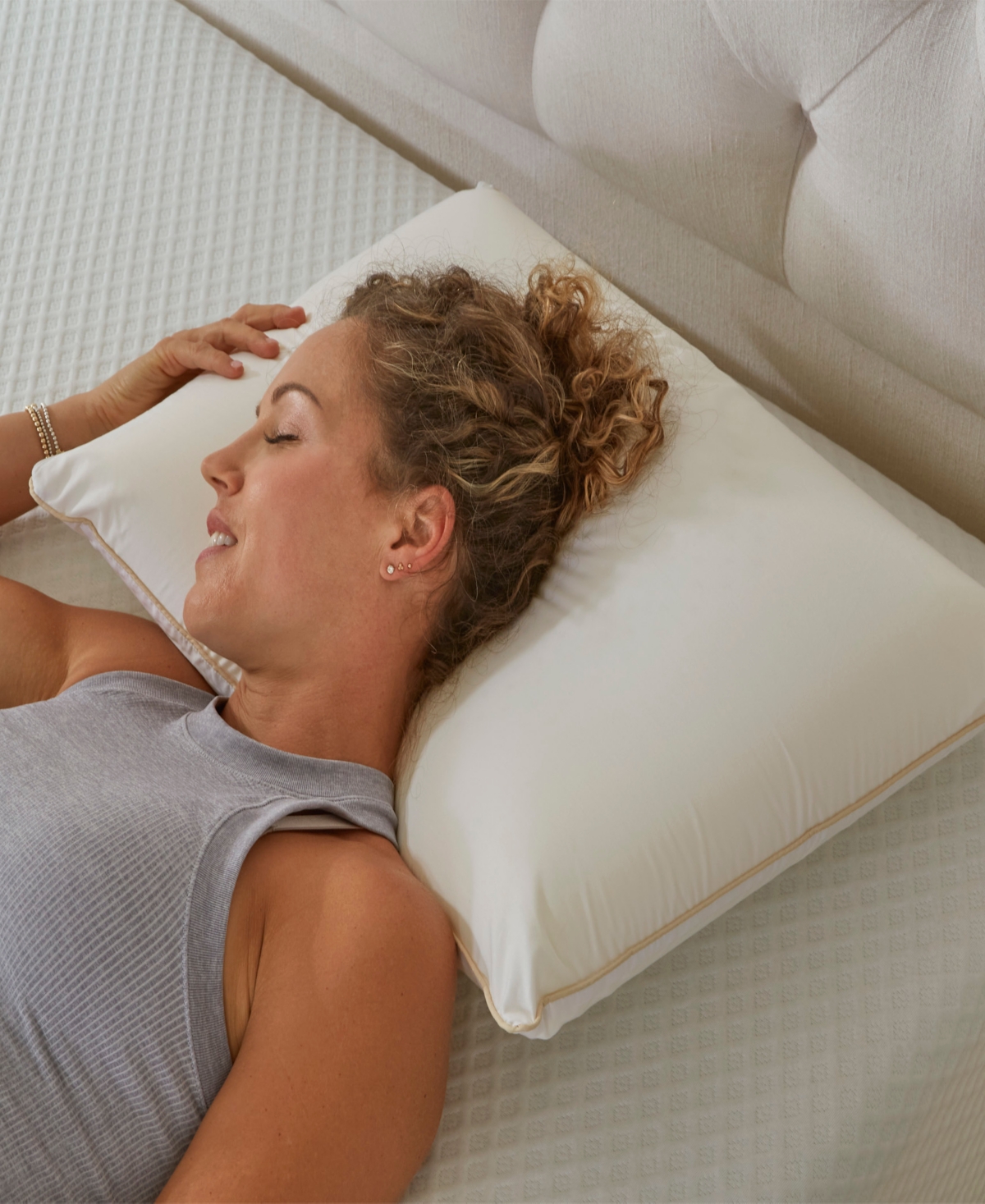 La-z-boy Hybrid Bliss Memory Foam Bed Pillow, Standard In White