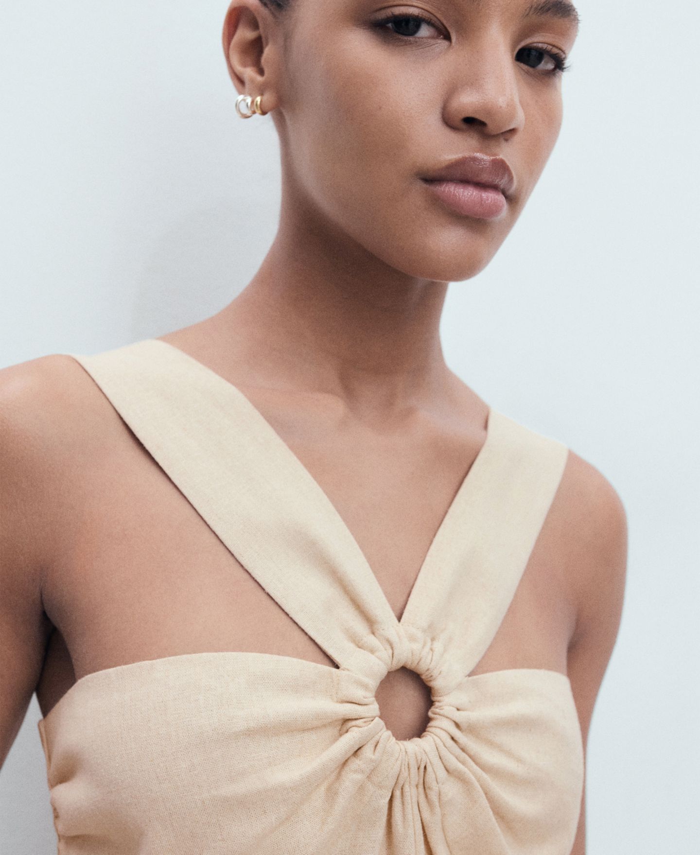 Женский комбинезон MANGO Hoop Detail Linen Jumpsuit, цвет: Песочный — фото 4