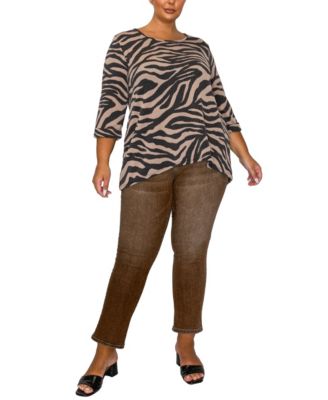 Plus Size Textured Zebra Button Back Top