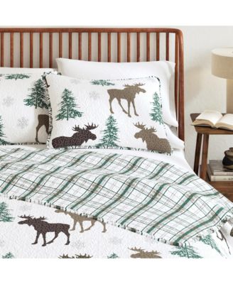 Moose & Evergreens Lightweight Reversible Microfiber Quilt Set with Shams