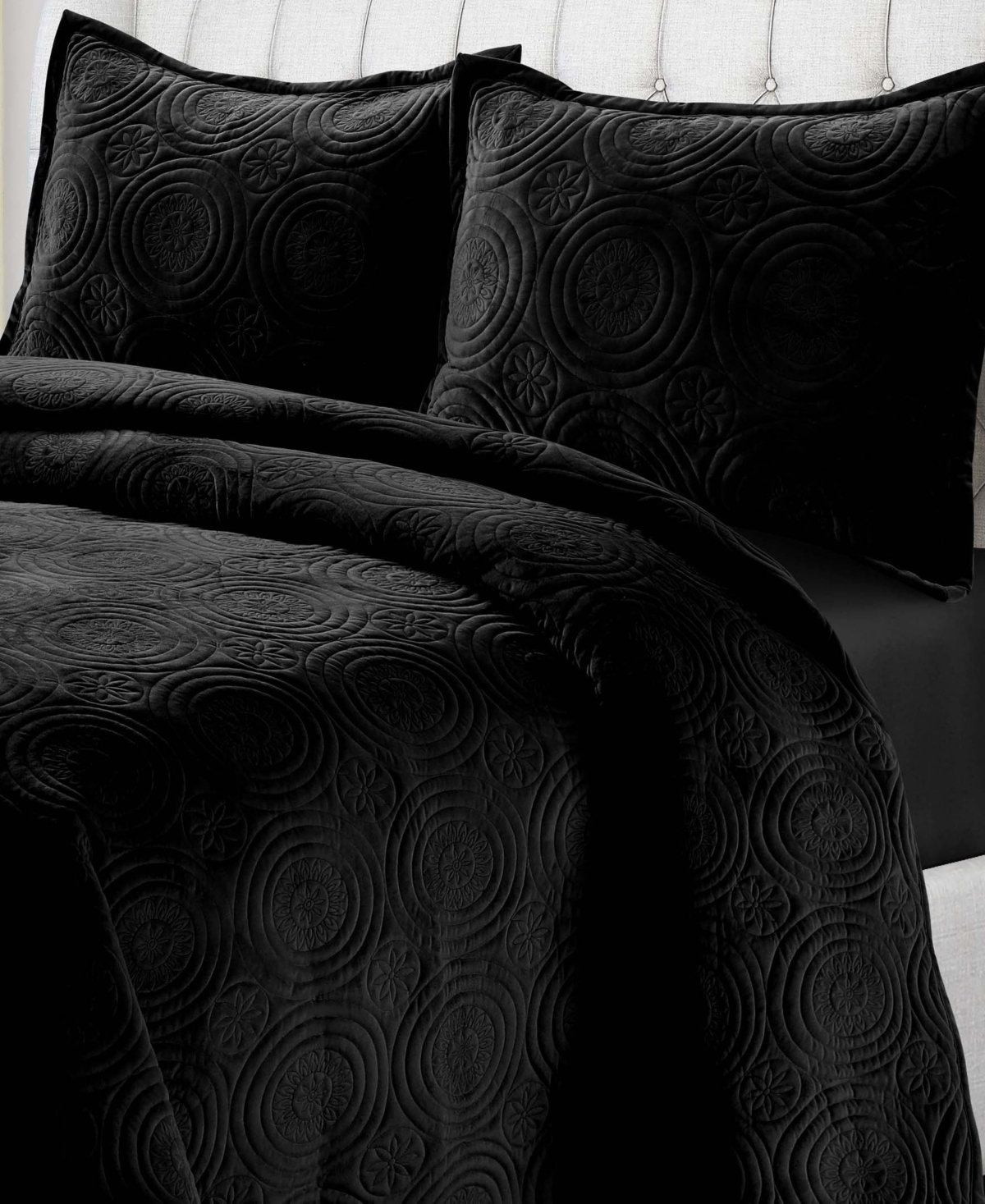 Tribeca Living Capri Medallion Velvet Oversized Solid 3 Piece Quilt Set, King In Black