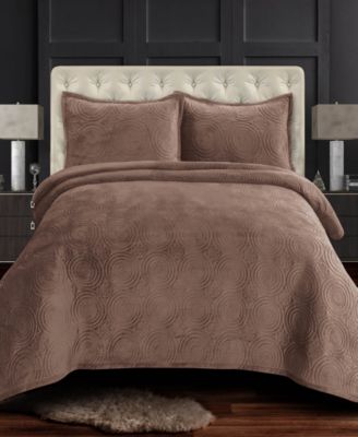 Capri Medallion Velvet Oversized Solid 3 piece Quilt Set, King