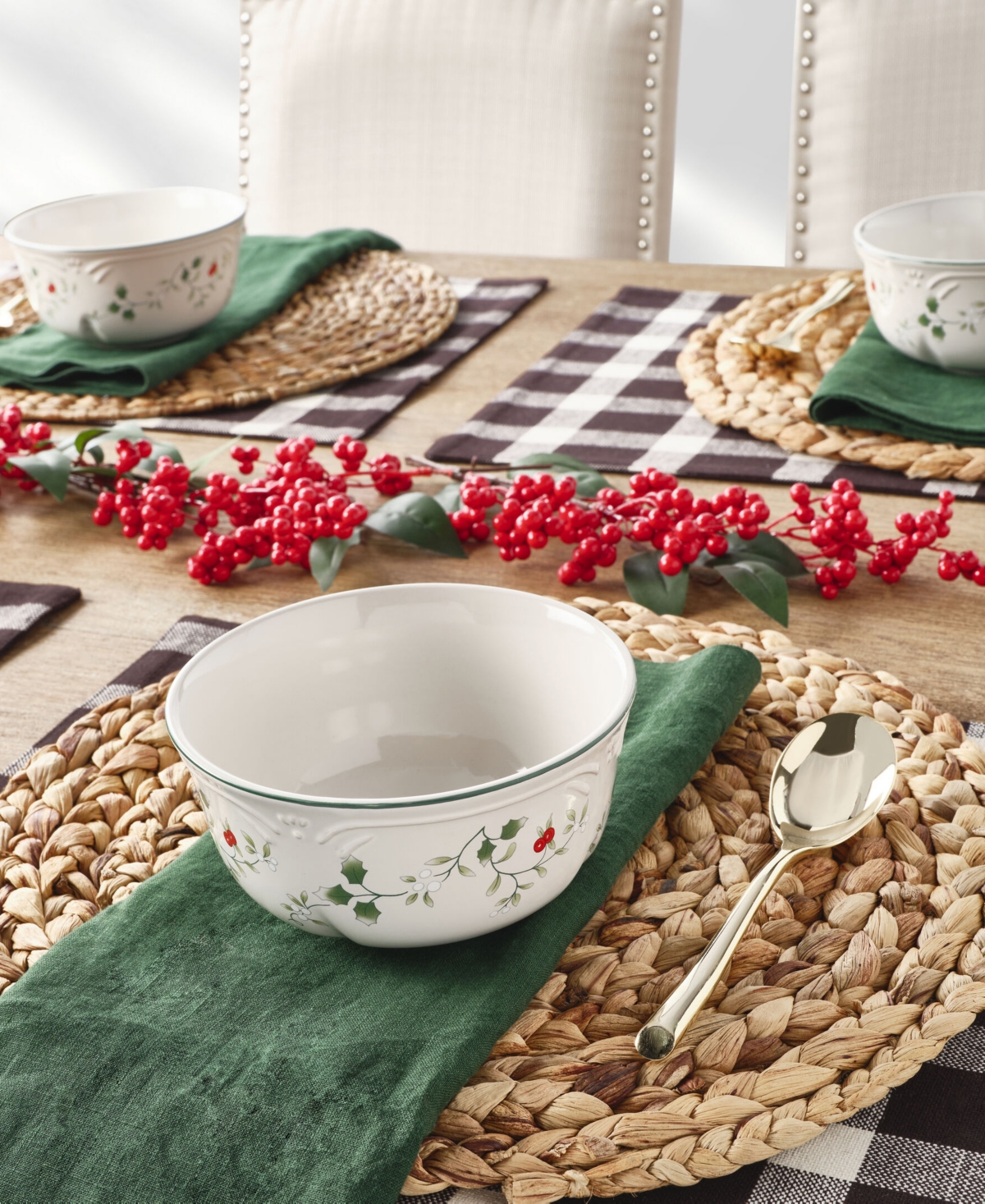 Winterberry Holiday Cereal Bowls, Set of 4