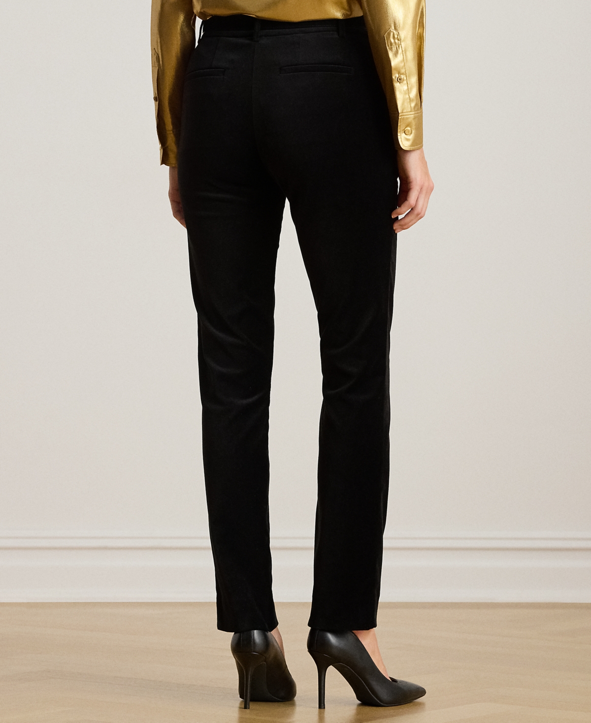 Ralph Lauren Petite Mid Rise Cropped Pants In Black