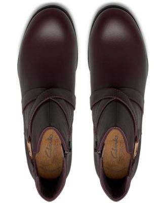 Collection Women's Emily2 Henley Wedge Booties