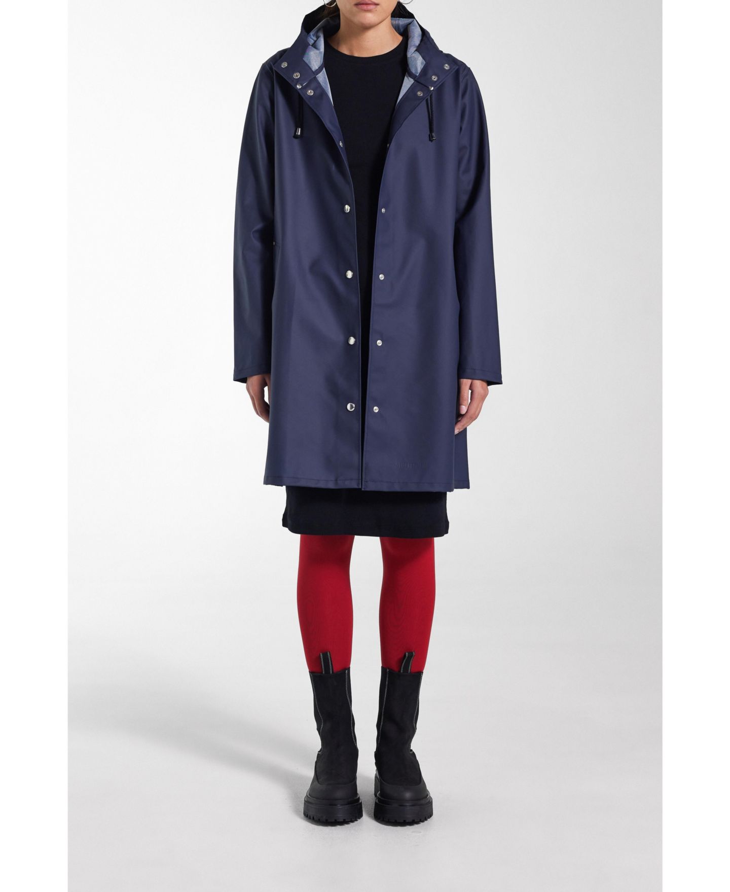 Женские куртки Stutterheim Mosebacke Lightweight Raincoat, цвет: Тёмно-синий — фото 3