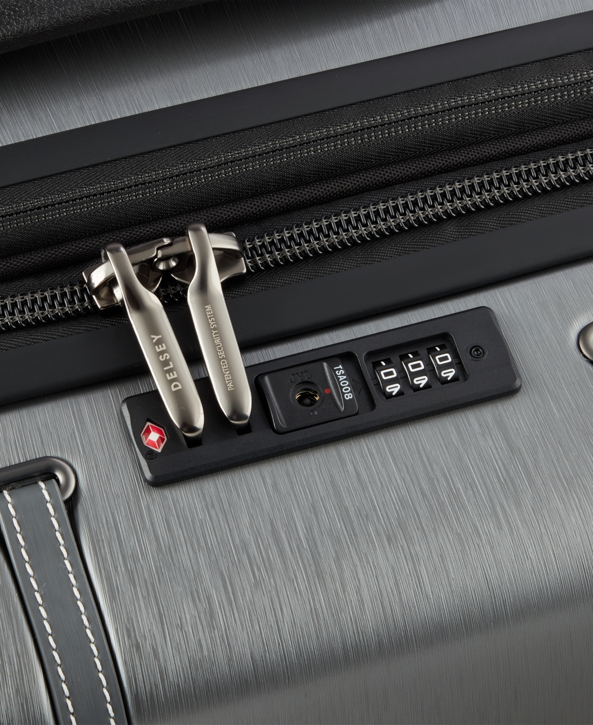 Delsey Paris 28'' Cadence Check- In Spinner In Silver