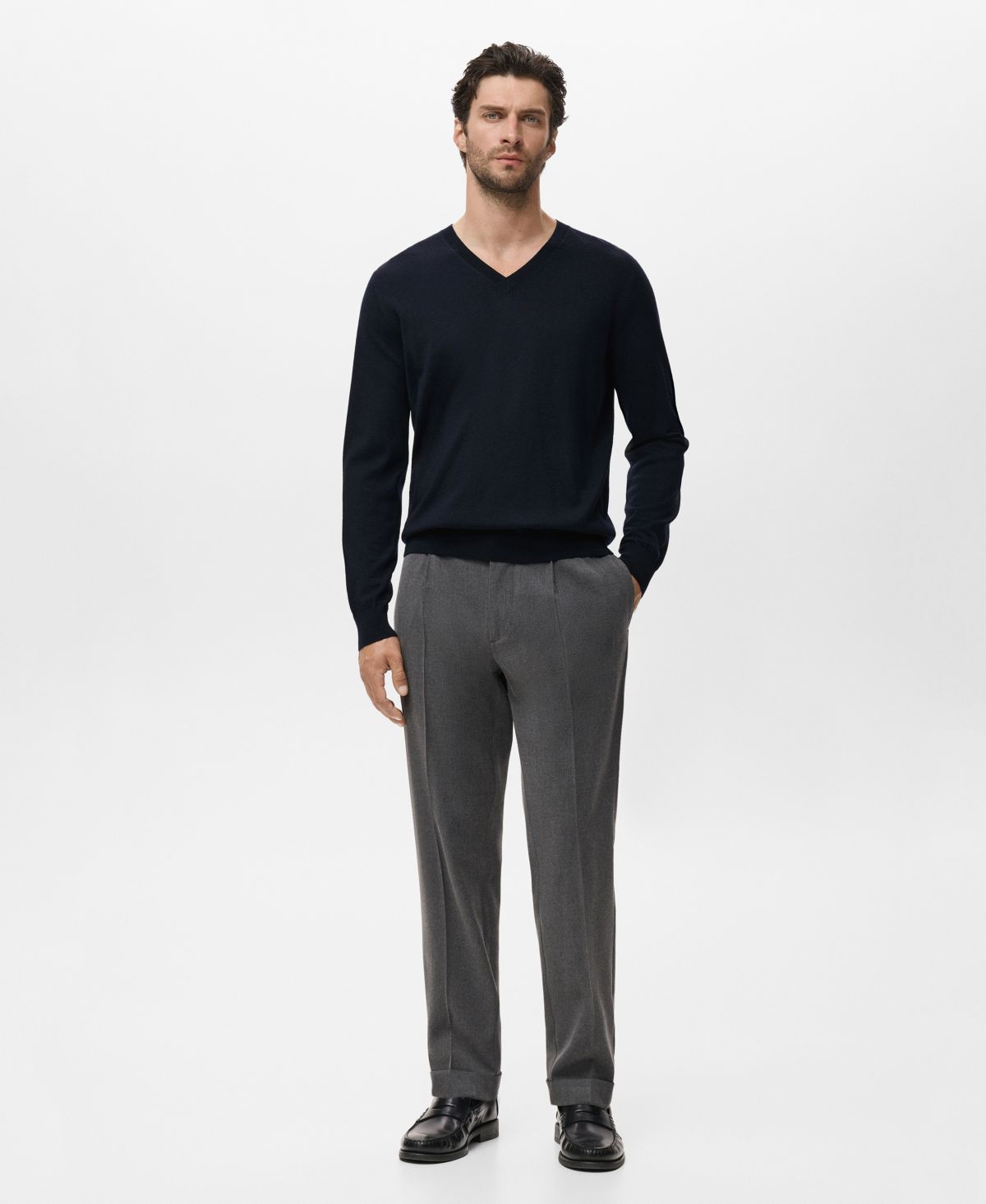 Мужской свитер с V-образным вырезом из шерсти мериноса