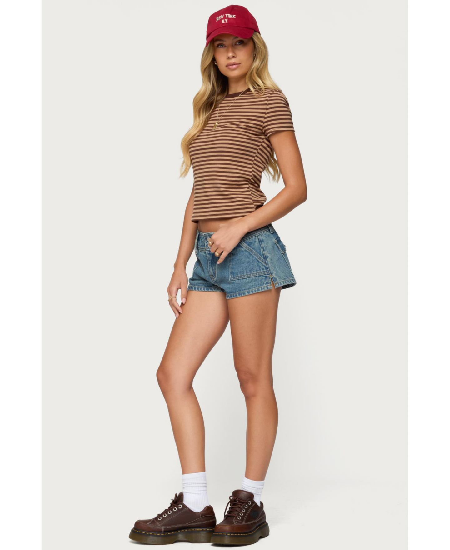 Женские шорты Edikted Keinan Low Rise Denim Shorts, цвет: Синий потёртый — фото 3