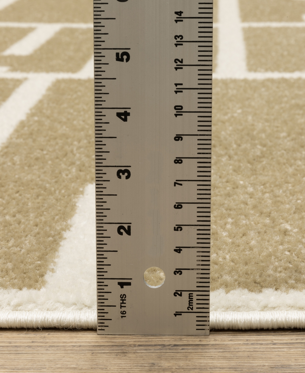 Oriental Weavers Quinn Qui04 5' X 8' Area Rug In Sand