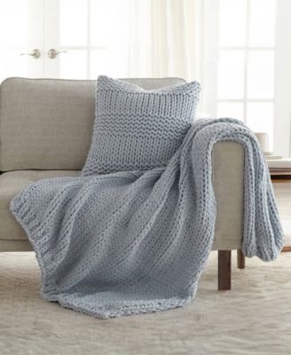 Chunky Blanket and Decorative Pillow Set, 21" x 21"
