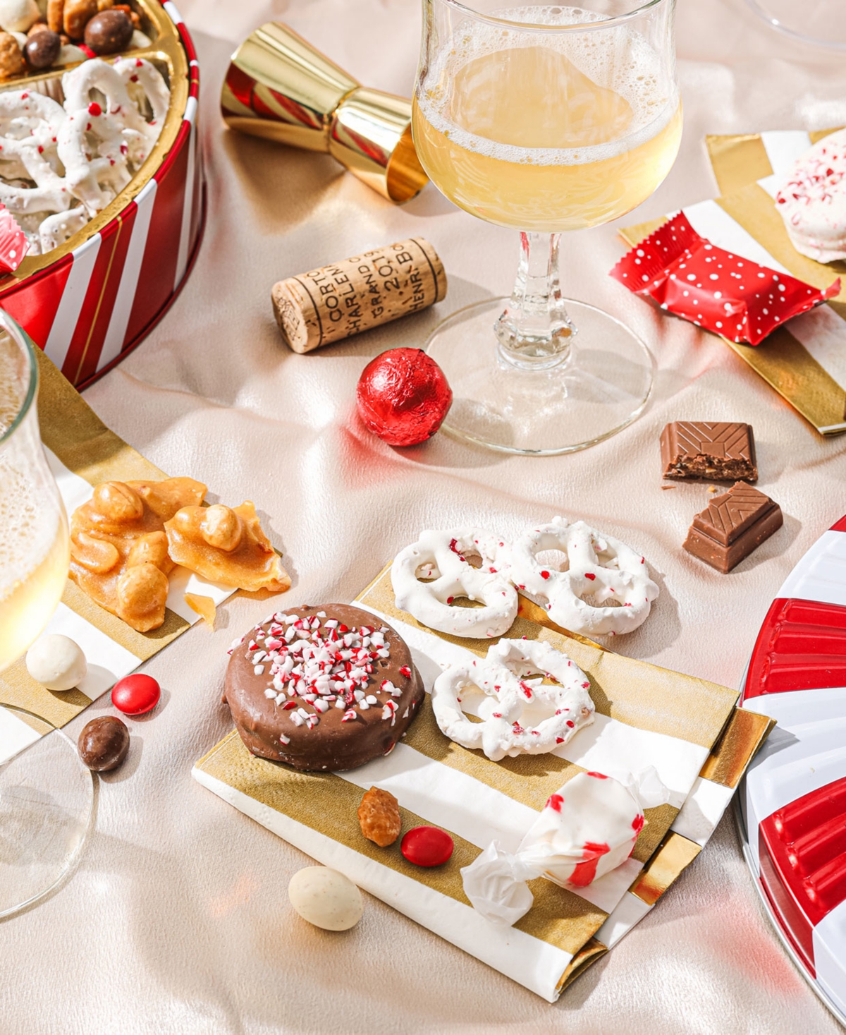 Bonnie & Pop Christmas Peppermint Gift Tin, 7 Sections In Transparent