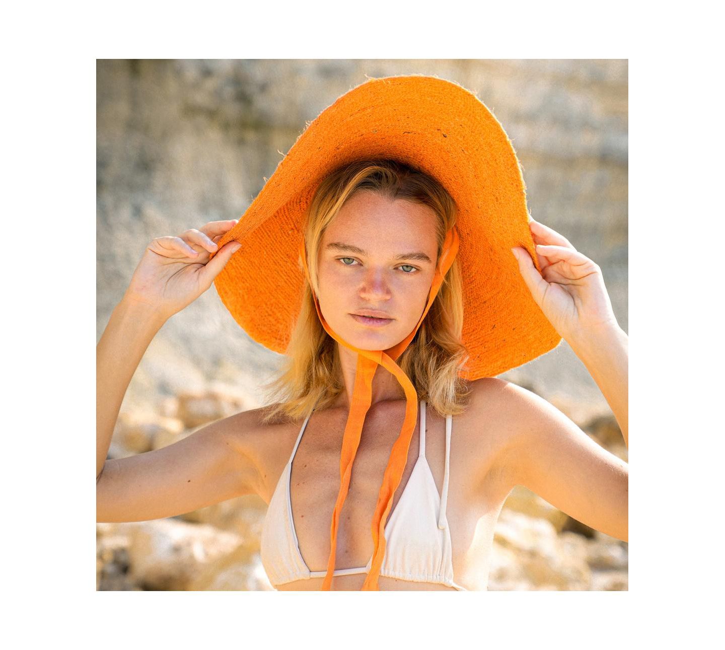 Женский головной убор Brunna.co Lola Wide Brim Jute Straw Hat In Orange, цвет: Оранжевый — фото 5