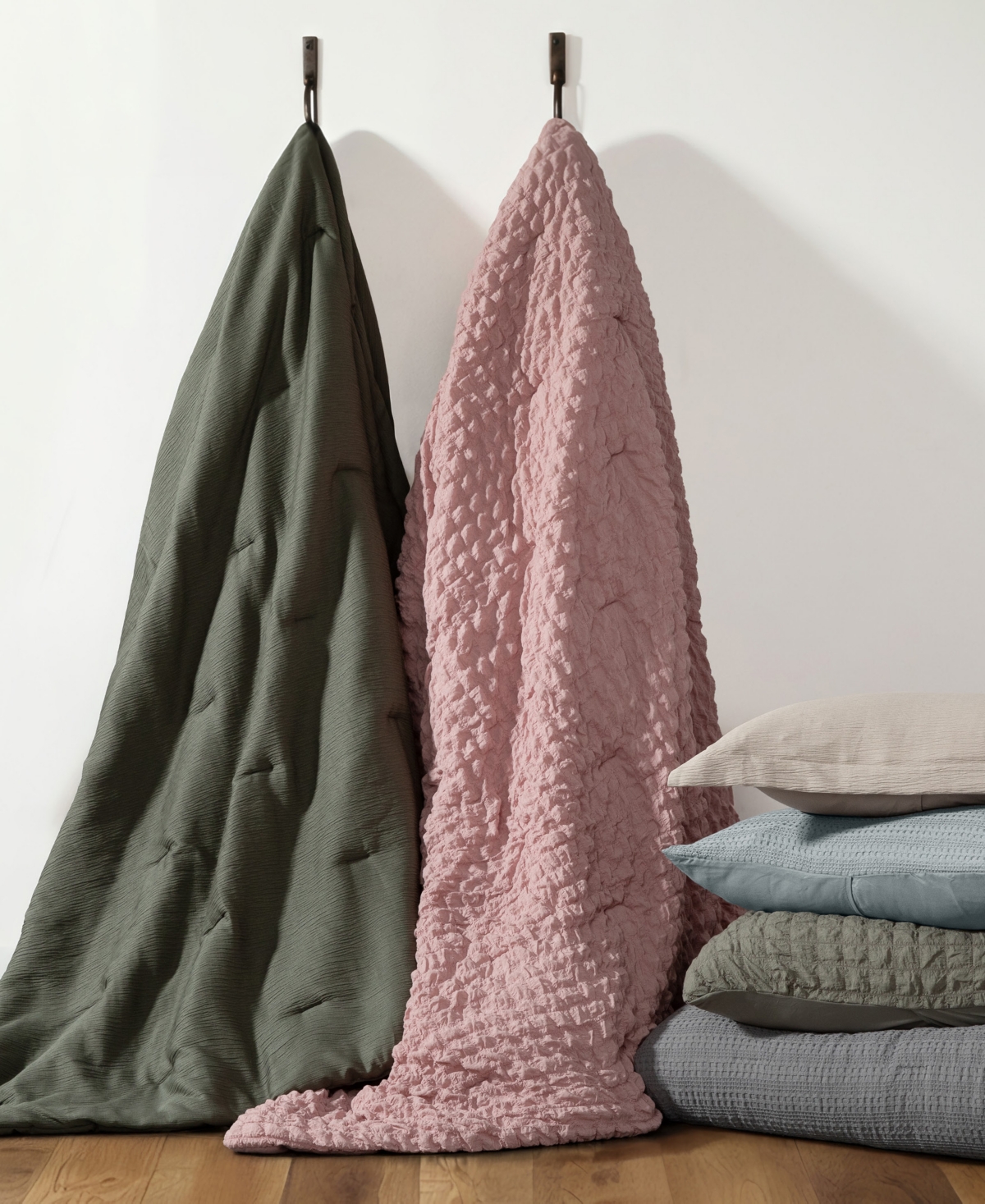 Ienjoy Home Textured Seersucker Box 3-pc. Comforter Set, King/ California King In Pink