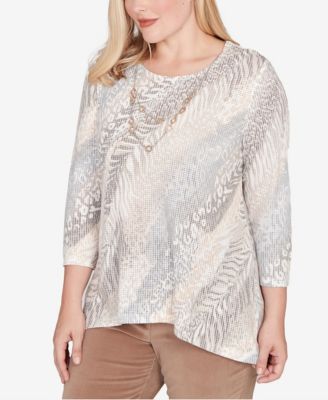 Plus Size Vienna Diagonal Animal Print Top With Necklace