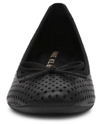 Women's Winslet Perforated Wedge Pumps